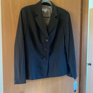 Jones, size 14 2pc suit